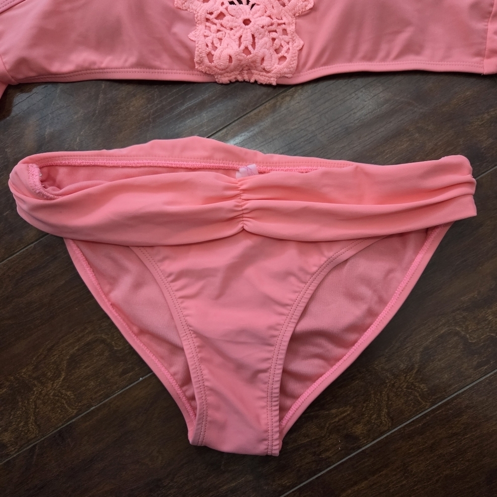 Marilyn Monroe Swimwear Halter Crochet Top Coral Two Piece Bikini Size Large - Picture 3 of 8